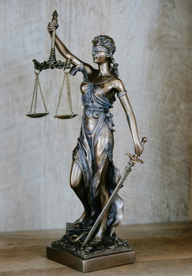 law_statue